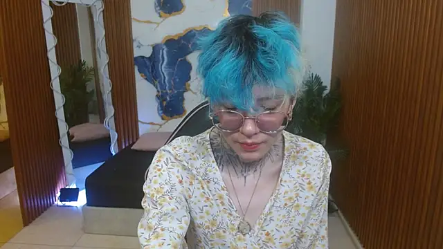 Lyra tay online show from April 2026 07:09:01 PM