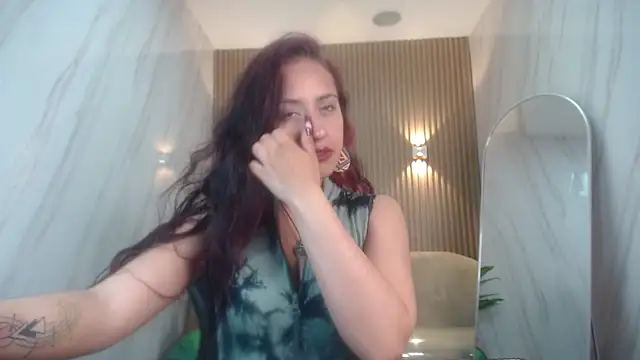Snapshot of Lola_roses_tf chatting on June 2026 01:41:02 PM Lola roses tf online show from June 2026 01:41:02 PM