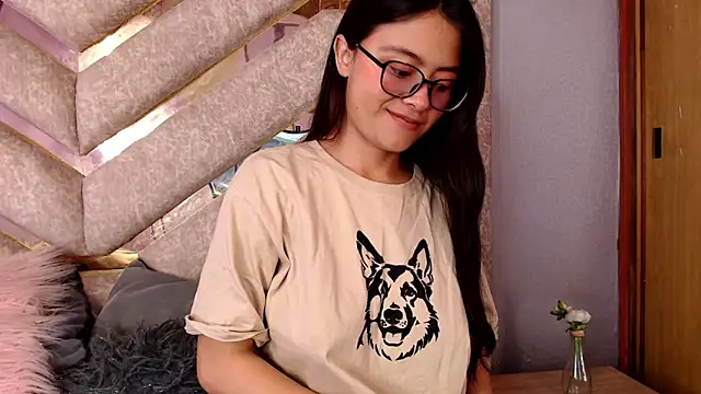 Anittarouse online show from April 2026 01:28:02 PM