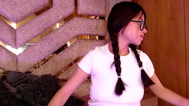 Anittarouse online show from March 2026 04:24:02 PM