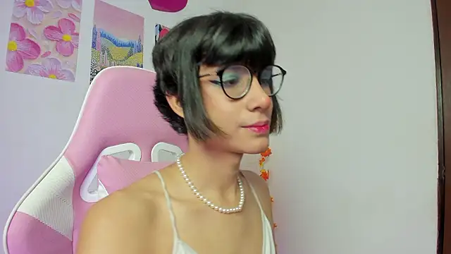 Snapshot of Madeline_21 chatting on March 2026 05:26:02 AM Madeline 21 online show from March 2026 05:26:02 AM