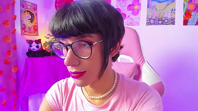 Snapshot of Madeline_21 chatting on March 2026 05:08:01 AM Madeline 21 online show from March 2026 05:08:01 AM