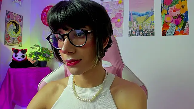 Snapshot of Madeline_21 chatting on March 2026 05:25:02 AM Madeline 21 online show from March 2026 05:25:02 AM