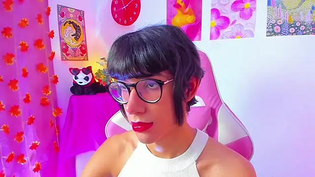 Snapshot of Madeline_21 chatting on March 2026 05:10:02 AM Madeline 21 online show from March 2026 05:10:02 AM