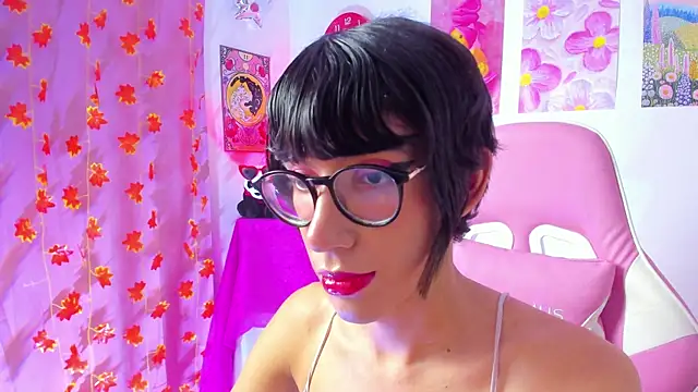 Snapshot of Madeline_21 chatting on March 2026 05:13:01 AM Madeline 21 online show from March 2026 05:13:01 AM