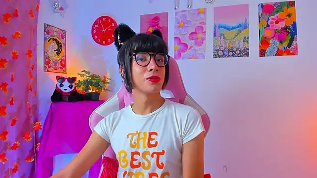 Snapshot of Madeline_21 chatting on March 2026 05:09:02 AM Madeline 21 online show from March 2026 05:09:02 AM