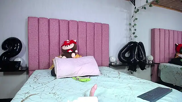 SaraLjordad online show from April 2026 07:48:01 PM
