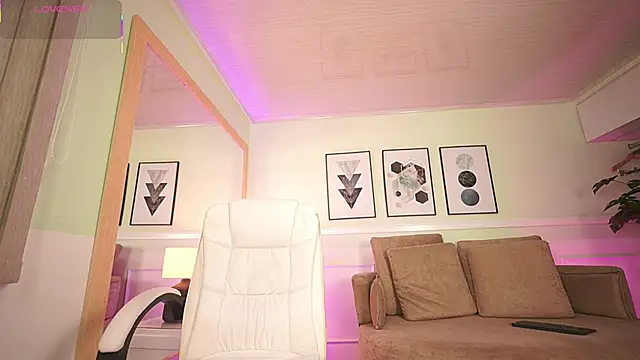 Snapshot of MandyCollins chatting on April 2026 11:33:01 AM MandyCollins online show from April 2026 11:33:01 AM