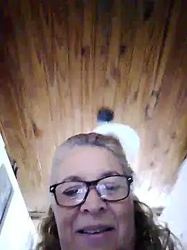 Snapshot of momismilf544 chatting on April 2026 01:35:01 PM momismilf544 online show from April 2026 01:35:01 PM