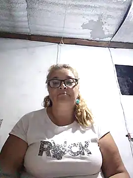 Snapshot of momismilf544 chatting on March 2026 03:52:01 AM momismilf544 online show from March 2026 03:52:01 AM