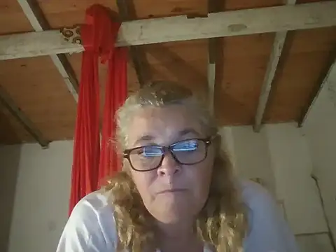 Snapshot of momismilf544 chatting on April 2026 02:41:01 AM momismilf544 online show from April 2026 02:41:01 AM