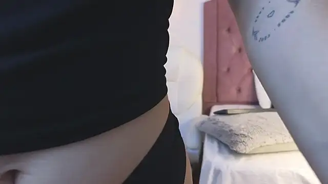 Sophie Bloom   online show from March 2026 04:40:02 PM