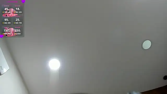 Snapshot of camilaa_smith_ chatting on May 2026 08:04:02 PM camilaa smith online show from May 2026 08:04:02 PM