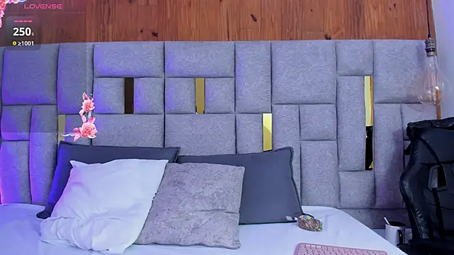 camilaa smith  online show from April 2026 05:57:02 PM