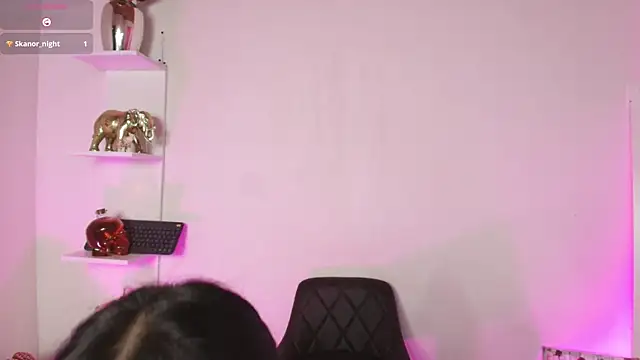 ema parkerr online show from March 2026 10:22:02 PM