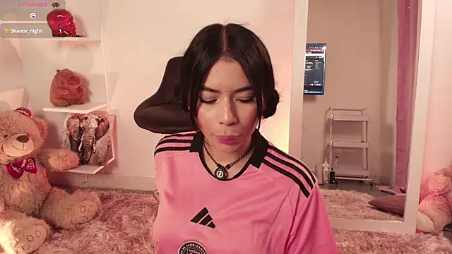 ema parkerr online show from April 2026 12:57:02 AM