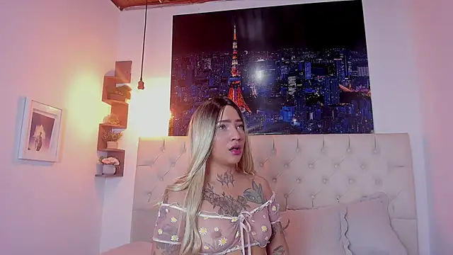 Snapshot of molly_katt chatting on March 2026 08:38:02 PM molly katt online show from March 2026 08:38:02 PM