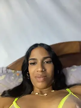 Snapshot of FlorSalvaje_ chatting on May 2026 01:16:02 AM FlorSalvaje online show from May 2026 01:16:02 AM