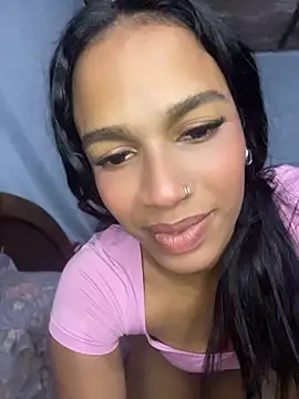 Snapshot of FlorSalvaje_ chatting on May 2026 12:32:02 AM FlorSalvaje online show from May 2026 12:32:02 AM