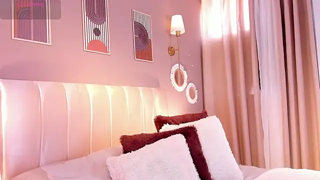 Agata Laurent  online show from April 2026 03:24:01 PM