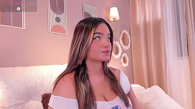 Agata Laurent  online show from July 2026 10:14:02 PM