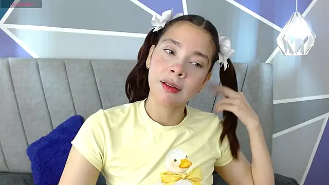 Snapshot of Sweet_kitty_05 chatting on June 2026 11:54:02 PM Sweet kitty 05 online show from June 2026 11:54:02 PM
