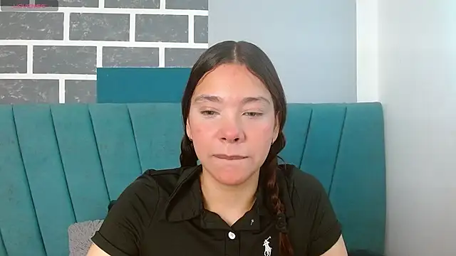 Snapshot of Sweet_kitty_05 chatting on May 2026 05:46:01 PM Sweet kitty 05 online show from May 2026 05:46:01 PM