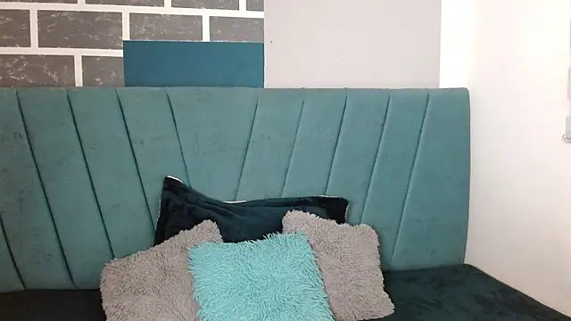 Snapshot of Sweet_kitty_05 chatting on May 2026 11:32:02 PM Sweet kitty 05 online show from May 2026 11:32:02 PM