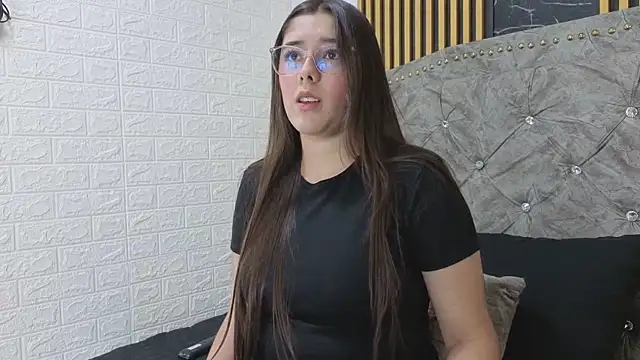 ElisVega online show from April 2026 08:15:01 PM