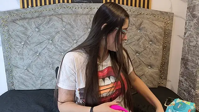 ElisVega online show from March 2026 02:05:02 AM