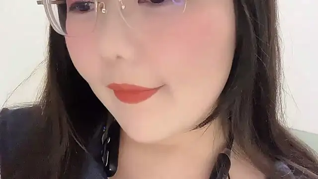 Snapshot of Susu-36E chatting on April 2026 10:33:02 AM Susu-36E online show from April 2026 10:33:02 AM