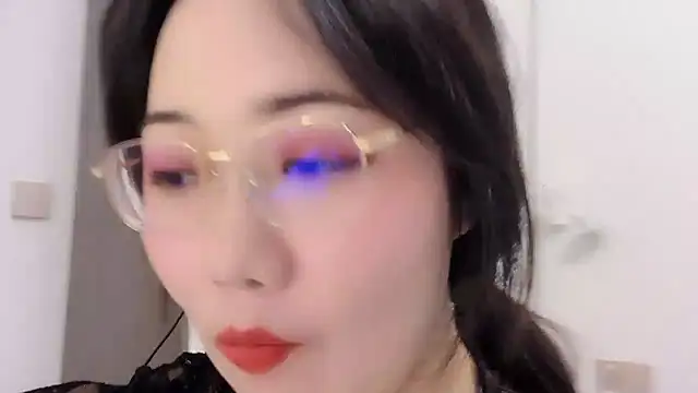 Snapshot of Susu-36E chatting on April 2026 07:42:02 AM Susu-36E online show from April 2026 07:42:02 AM