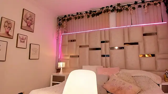 Hanna klover online show from March 2026 03:45:01 AM