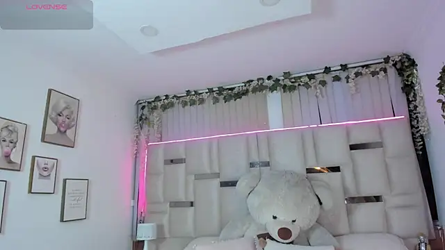 Hanna klover online show from April 2026 03:57:01 AM