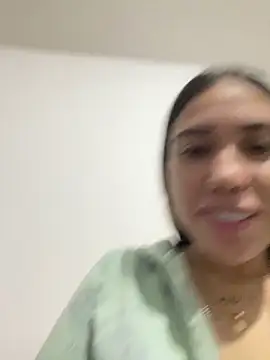 Snapshot of Hanna_klover chatting on June 2026 04:02:02 AM Hanna klover online show from June 2026 04:02:02 AM