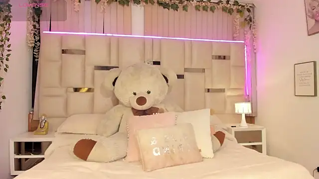 Hanna klover online show from March 2026 05:08:01 AM