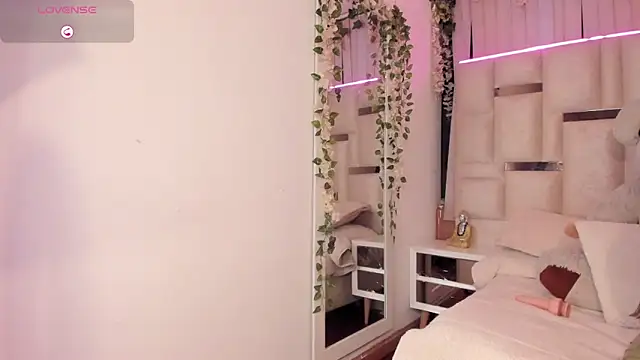 Hanna klover online show from March 2026 03:28:01 AM