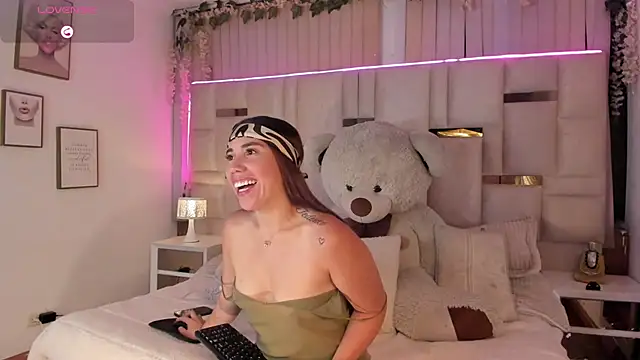 Hanna klover online show from April 2026 04:03:01 AM