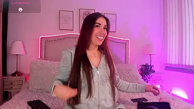 Hanna klover online show from June 2026 09:34:01 PM