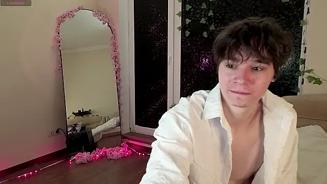 AnthonyCuutie online show from March 2026 07:10:01 AM