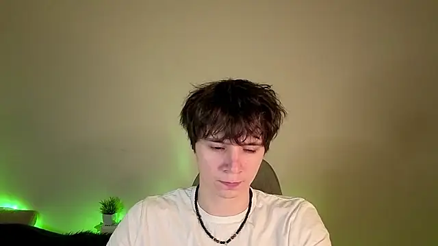 AnthonyCuutie online show from May 2026 07:00:01 PM