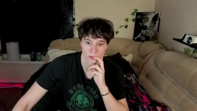 AnthonyCuutie online show from April 2026 05:54:01 PM