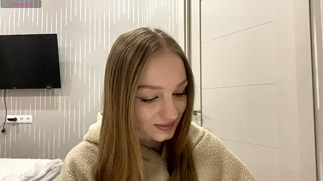 Anika Socutehe online show from May 2026 08:04:02 PM