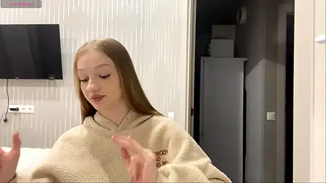 Anika Socutehe online show from May 2026 10:08:02 PM