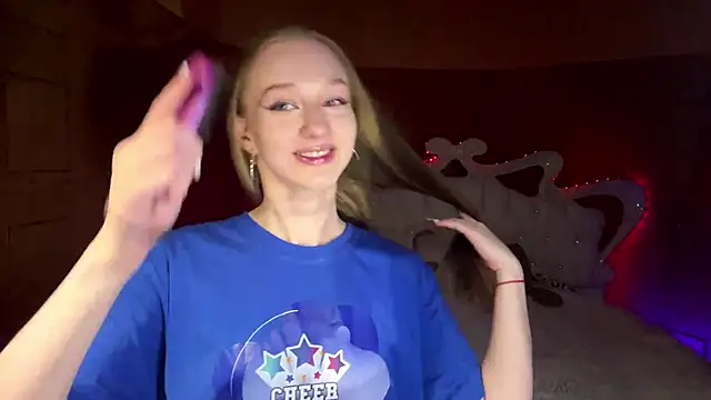 Anika Socutehe online show from March 2026 09:39:01 PM