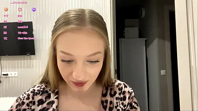 Anika Socutehe online show from May 2026 09:15:02 PM