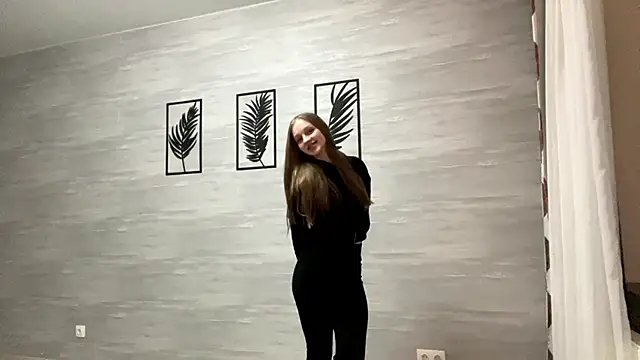 Anika Socutehe online show from April 2026 11:23:02 PM