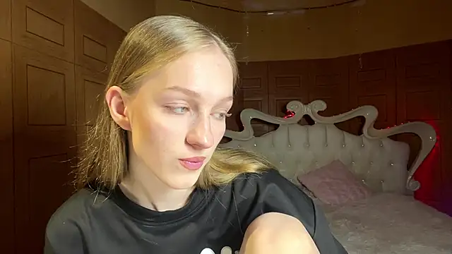 Anika Socutehe online show from March 2026 04:39:01 PM