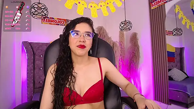 Snapshot of Amara_Davis1 chatting on July 2026 04:07:02 AM Amara Davis1 online show from July 2026 04:07:02 AM