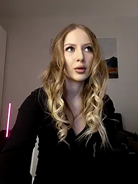 Snapshot of AlishaWey chatting on February 2026 07:30:01 AM AlishaWey online show from February 2026 07:30:01 AM